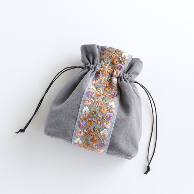 インド刺繍リボンのマチのある巾着ポーチ 　グレー