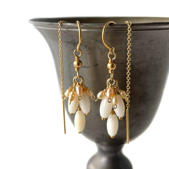 白の房きらめき｜赤珊瑚×淡水パール フリンジピアス 14kgf ３月誕生石のコピー