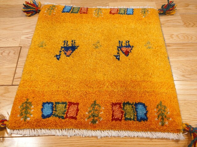 ペルシャ ギャッベ ミニマット ラグ 横41.5x41㎝ ラクダ 黄金色 T452