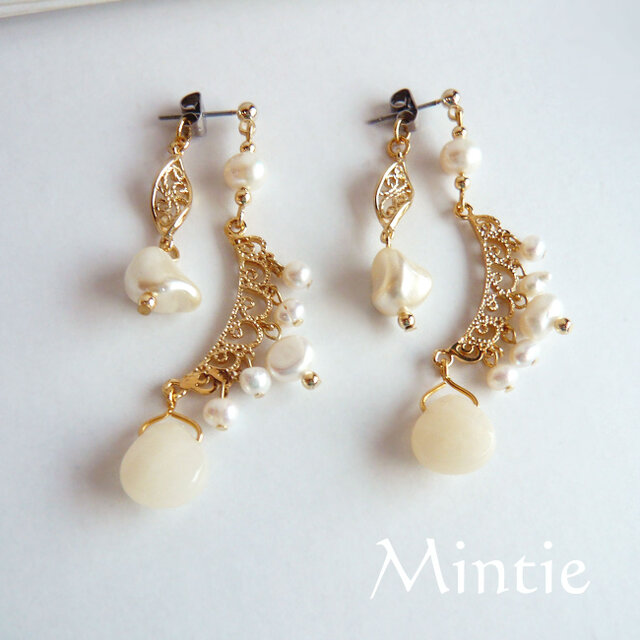 一点もの★ピアス　淡水パールと天然石とレースパーツ