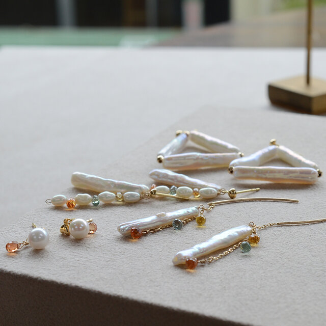 K10 池蝶貝真珠×ファンシーカラーサファイアの上品なピアス｜ハンドメイドジュエリー｜ギフト対応可