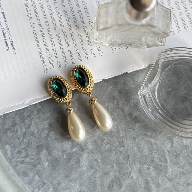 【 SWAROVSKI 】スワロフスキー・ヴィンテージ Green Crystal Drop Faux Pearl