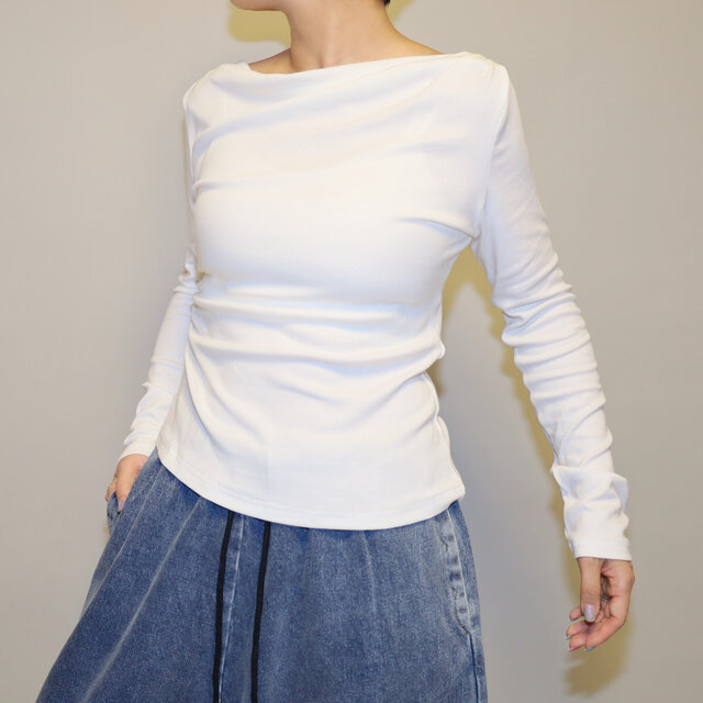 秋冬新作❤︎5色展開/綿混立体的なタック入りボートネックカットソーT（ホワイト）25042