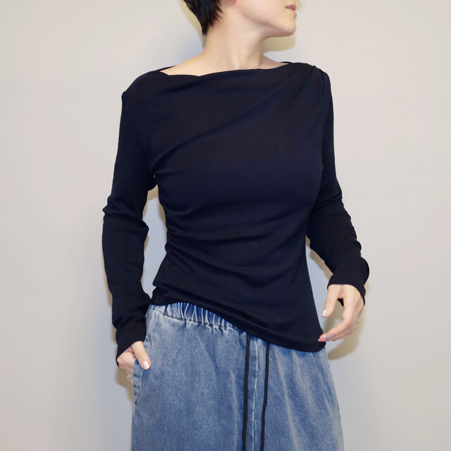 秋冬新作❤︎5色展開/綿混立体的なタック入りボートネックカットソーT（ネイビー）25042