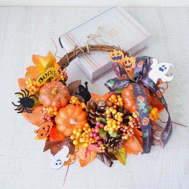 ポワ～ンと飛び出すオバケのハロウィンリース(松ぼっくり）