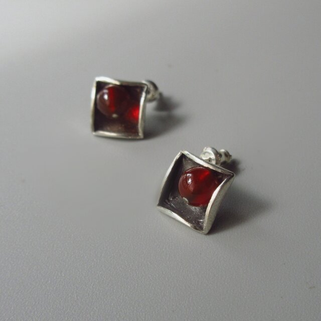 小さな瑪瑙のシルバーピアス
