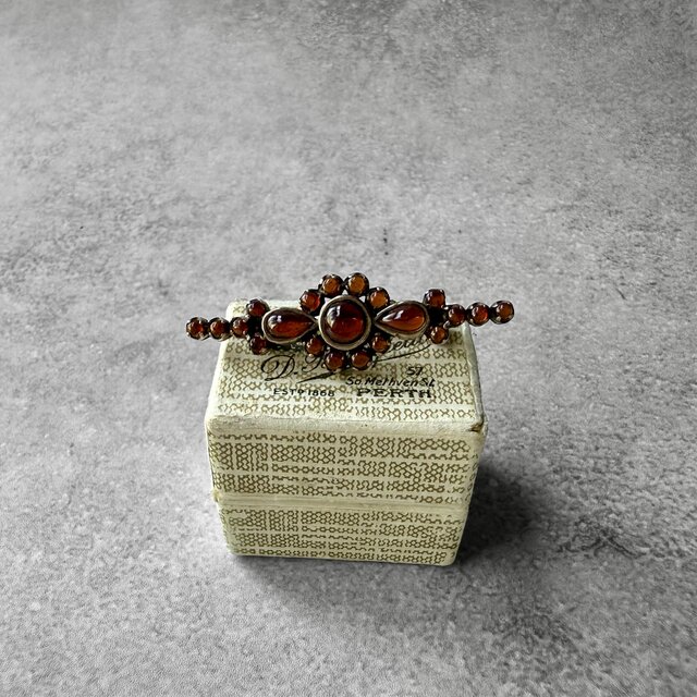 240 ヴィンテージ 花咲くガーネット – クラスターブローチ