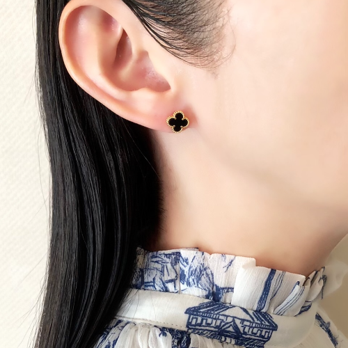 幸せのクローバーピアス 9.5mm（マザーオブパール）【高品質