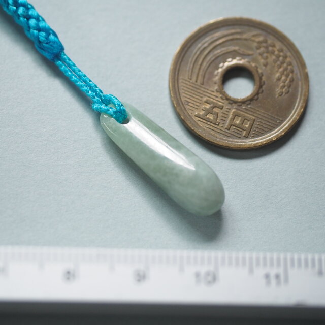 糸魚川翡翠 根付61 | iichi 日々の暮らしを心地よくするハンドメイドや