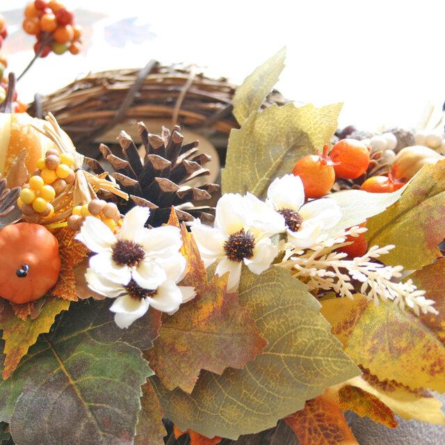 パンプキン&松ぼっくりの秋冬リース | iichi 日々の暮らしを心地よく