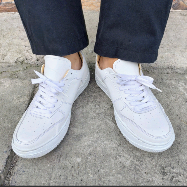 本革スニーカー　新作スニーカー◇本革スニーカー◇無料サイズ調整◇男女兼用◇色変更可◇ホワイト◇ラバーソール◇