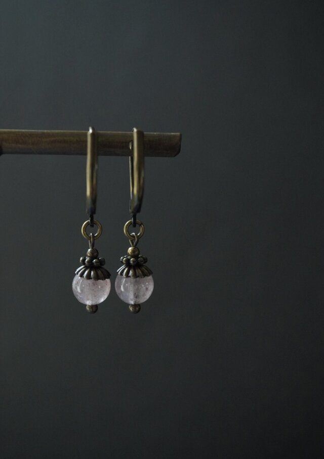 心の癒し ~ピンクエピドートのフレンチフックピアス