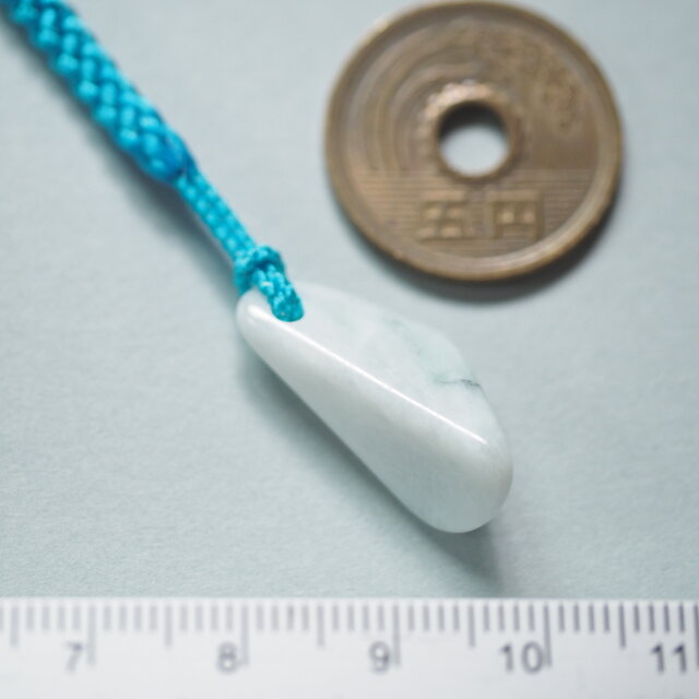 糸魚川翡翠 根付67 | iichi 日々の暮らしを心地よくするハンドメイドや