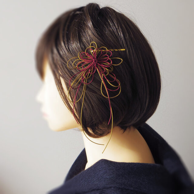 飾り結びヘアピン「闌け、たをや」（臙脂×カーキ）【軽量快適