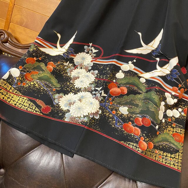 着物リメイクワンピース　75 ♡完売品♡着物リメイク no.75 黒留袖 ワンピース - メルカリ