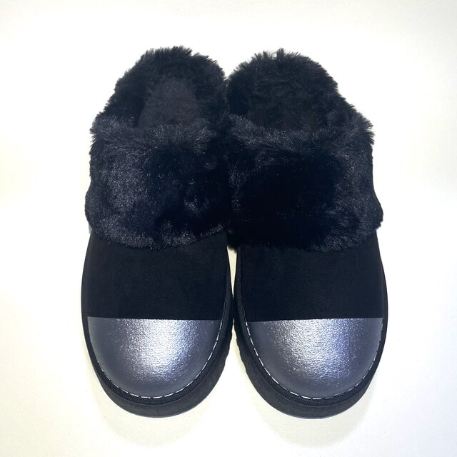 モコモコで暖かいボア厚底サボサンダル (ブラック x シルバー他