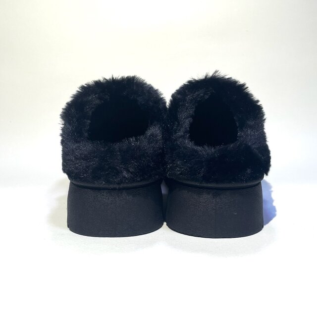 モコモコで暖かいボア厚底サボサンダル (ブラック x シルバー他
