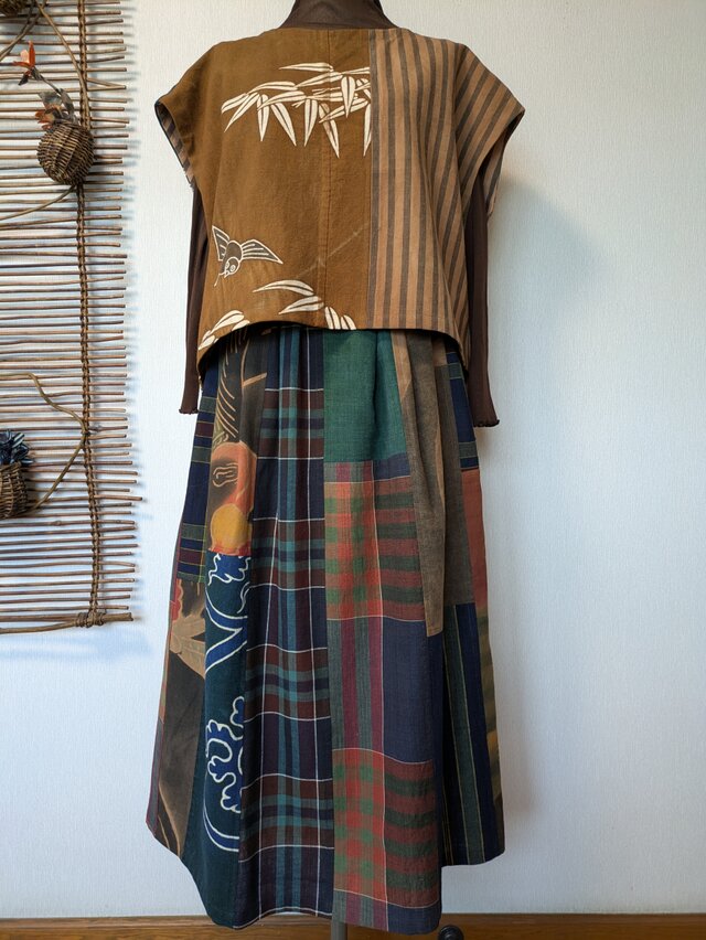 着物リメイク古布リメイク絣と風呂敷のコクーンパンツ 古布リメイク （セットアップ） フレンチ袖ベスト＋緑藍染の