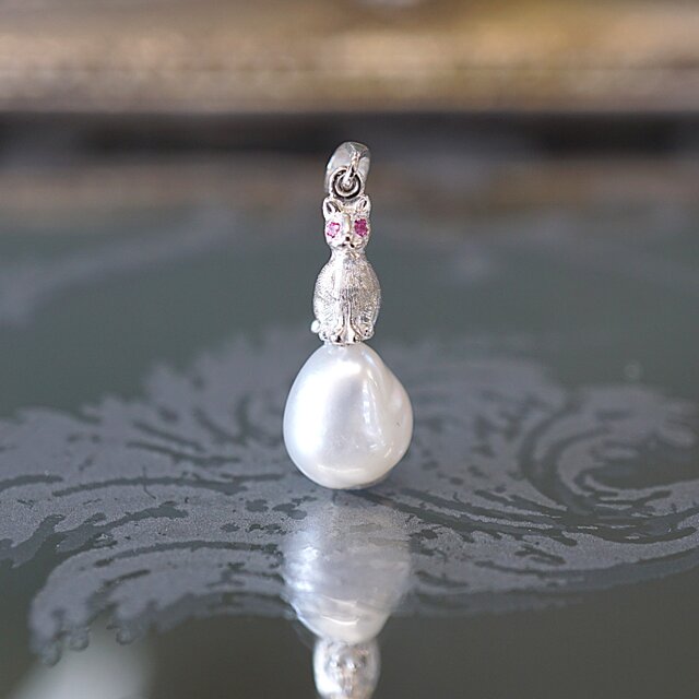 SV　猫とケシ玉パールペンダント＜ヘッドのみ＞