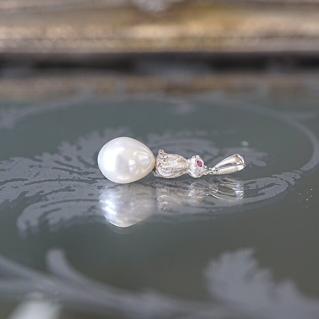 SV 猫とケシ玉パールペンダント＜ヘッドのみ＞ | iichi 日々の暮らしを