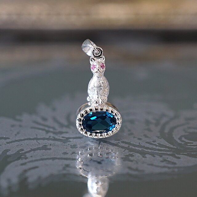 SV　猫とブルートパーズペンダント＜ヘッドのみ＞