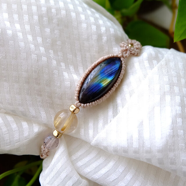 マルチカラーラブラドライト（マダガスカル産）・ルチルクォーツ