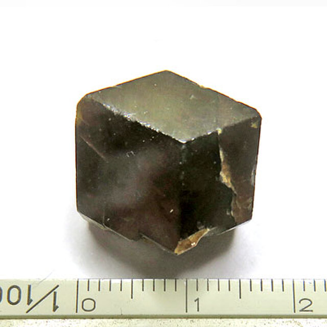 レインボーガーネット 原石 32ct trg323 | iichi 日々の暮らしを