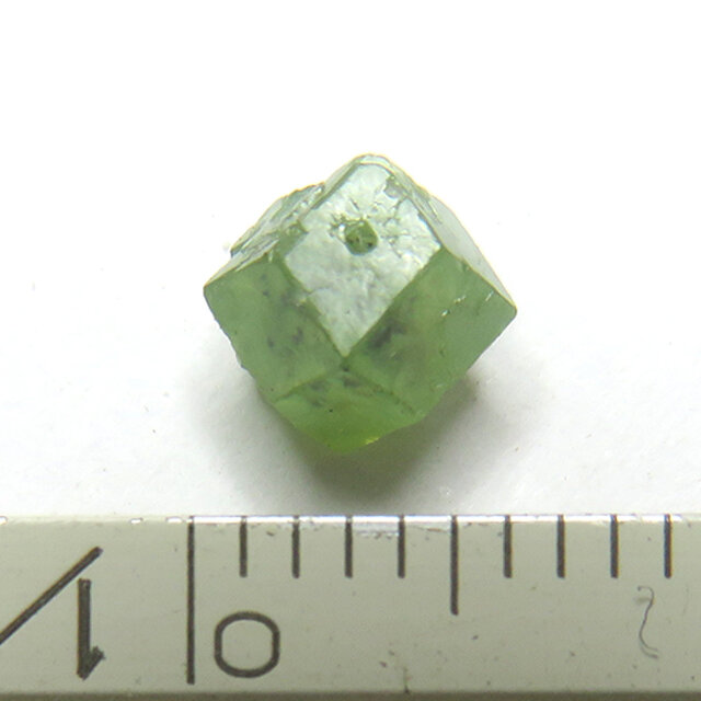 デマントイドガーネット 原石 1.3ct trg213 | iichi 日々の暮らしを
