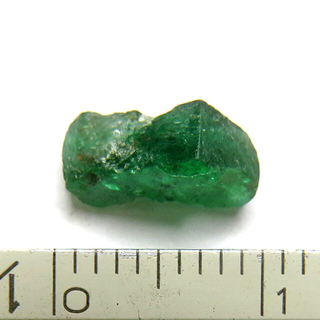 天然エメラルド原石、パキスタン産 パキスタン産エメラルド原石 | BodhiTree