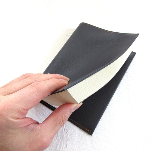 文庫本サイズ♪《ピックスキン》シンプルイズベスト・一枚革のブック