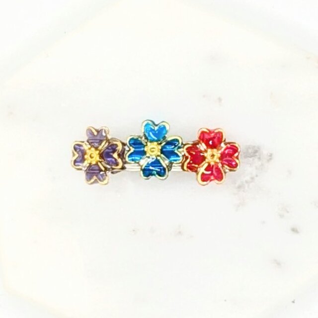 三色の花のヘアバレッタ