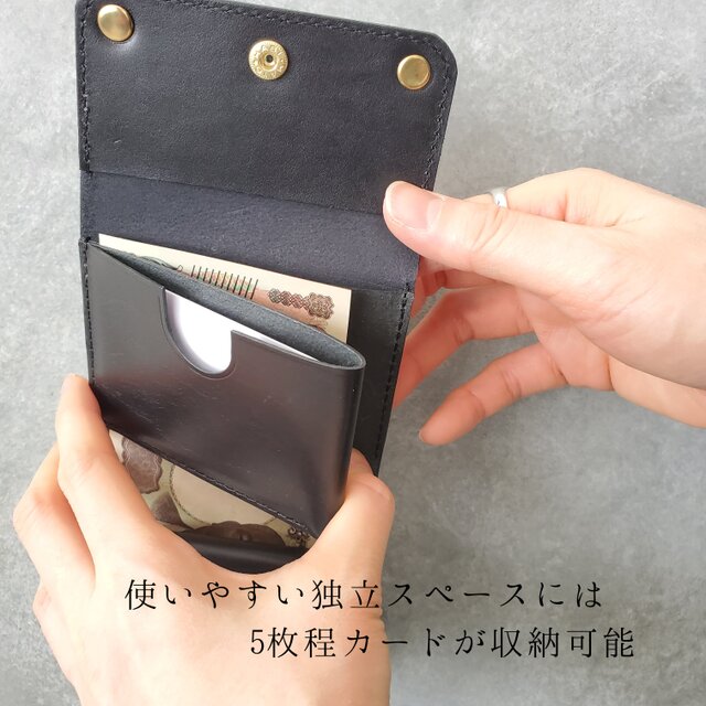 ◇心惹かれるゴールド金具と2種のブラックレザーの三つ折りウォレット