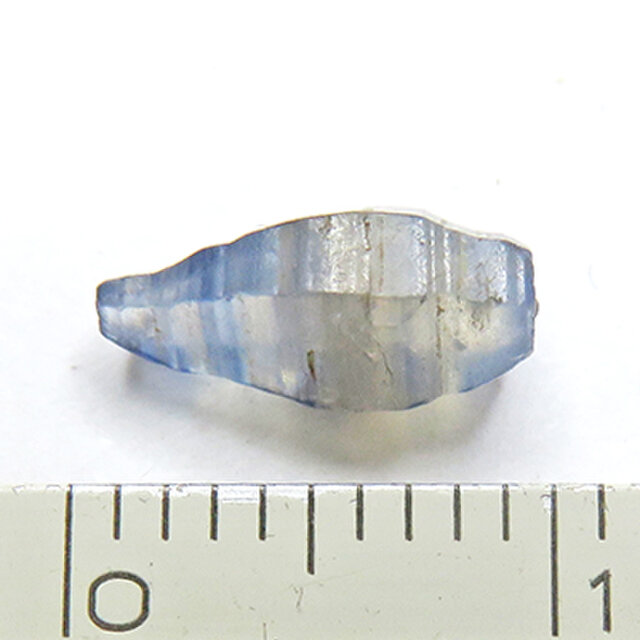 サファイア原石 結晶 スリランカ産 1.9ct trg380 | iichi 日々の暮らし