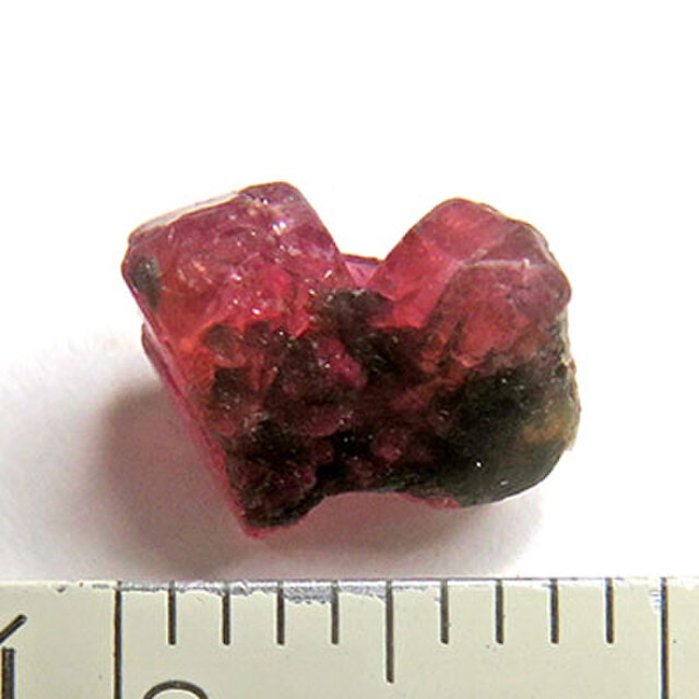 ウィンザーサファイア原石 結晶 タンザニア産 2.7ct trg42 | iichi