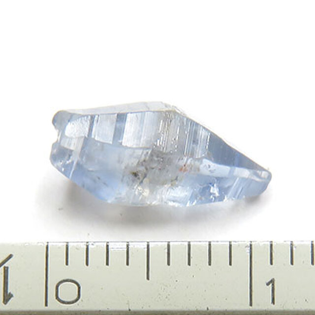 一点物】美麗な成長線が刻まれた樽型結晶｜スリランカ・ラトゥナプル産