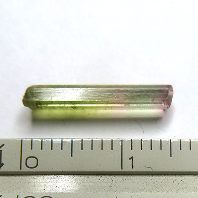 バイカラートルマリン 原石 3.2ct trg410 | iichi 日々の暮らしを