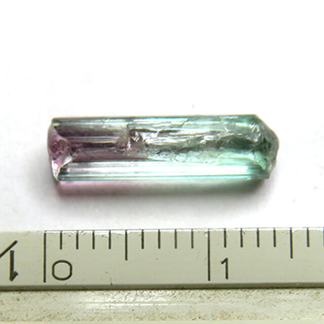 バイカラートルマリン 原石 2.8ct trg250 | iichi 日々の暮らしを