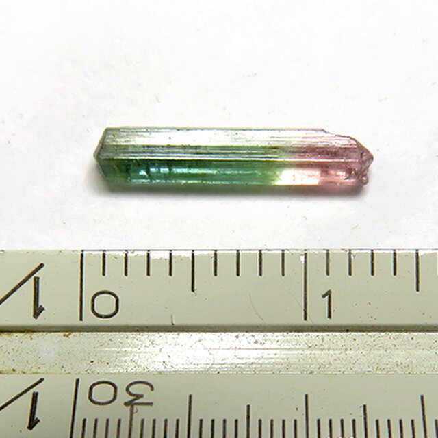 バイカラートルマリン 原石 0.8ct trg343 | iichi 日々の暮らしを