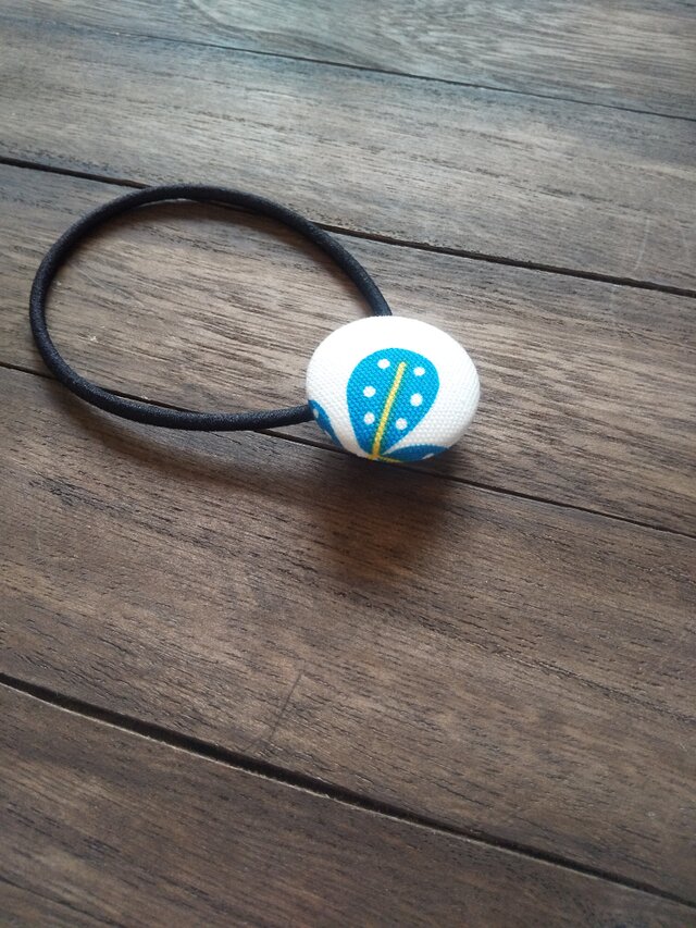 くるみボタンヘアゴム