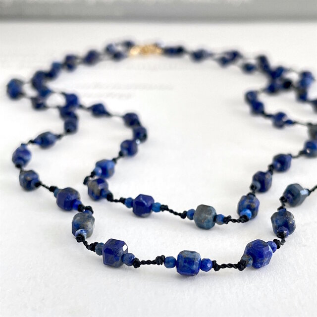ラピスラズリ キューブ型 デザインコードロングネックレス