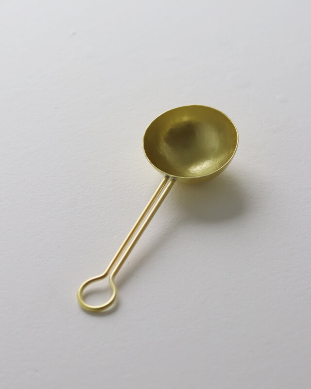 鎚目模様の真鍮コーヒーメジャー | iichi 日々の暮らしを