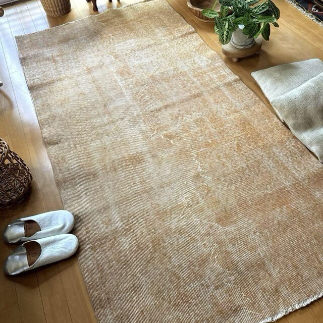 125×207オレンジグラデーション×ブルー　擦れ　トルコヴィンテージラグ 101×203 ペールオレンジ ワンカラーラグ トルコヴィンテージラグ