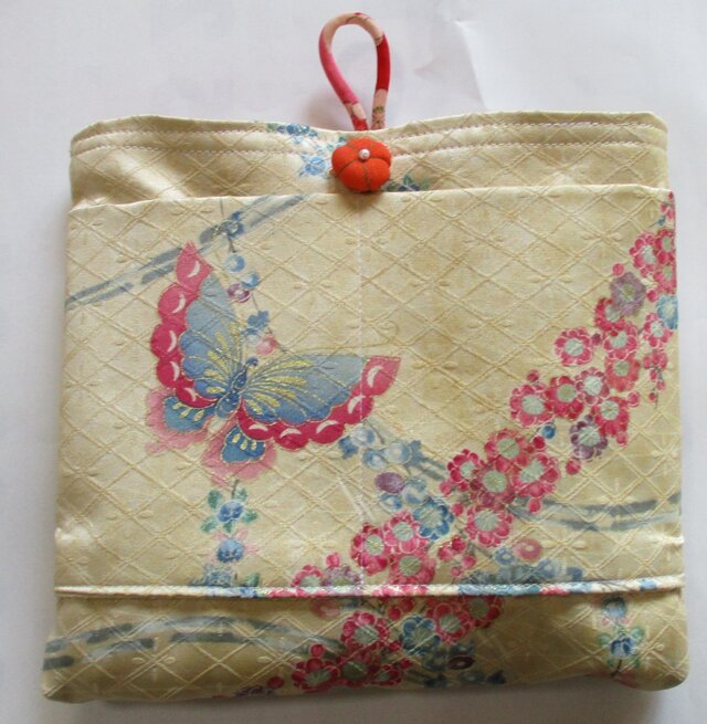 ８３６６　花柄の着物で作ったポーチ　＃送料無料