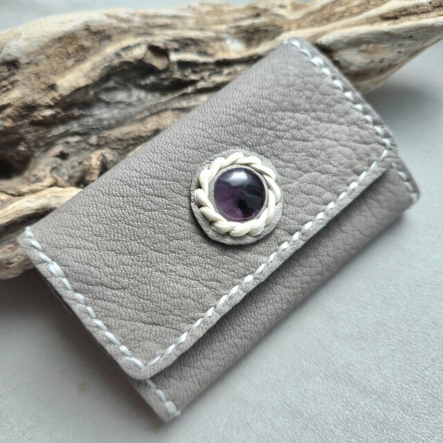 鹿革の名刺入れ トラピッチェアメジスト