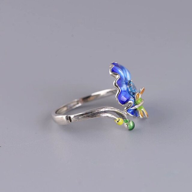 蓮の葉とトンボのリング - 自然の美しさをそのまま切り取った　R432 蓮の葉とトンボのリング - 自然の美しさをそのまま切り取った