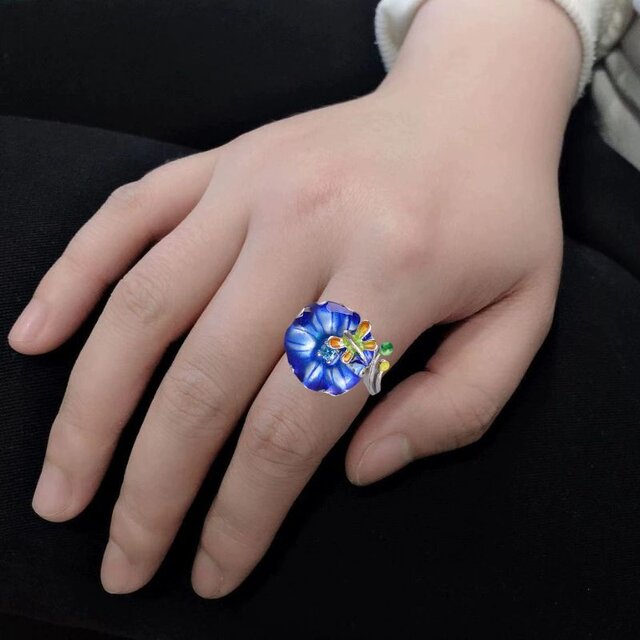 蓮の葉とトンボのリング - 自然の美しさをそのまま切り取った　R432 蓮の葉とトンボのリング - 自然の美しさをそのまま切り取った R432