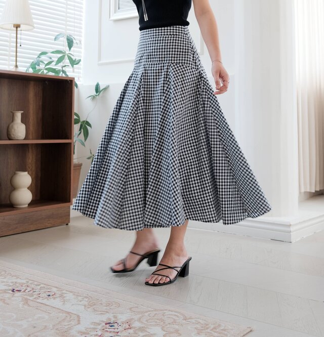 ~ Flare Skirt ~　動きに合わせて広がる優雅なフ