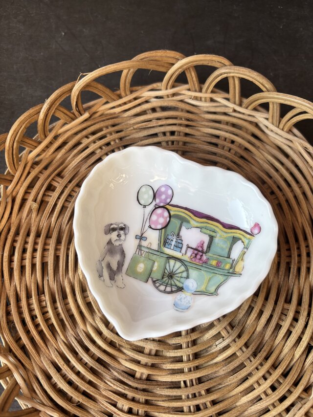 シュナウザー　マカロン　ハート皿