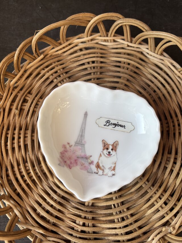 コーギー　エッフェル塔　ハート皿
