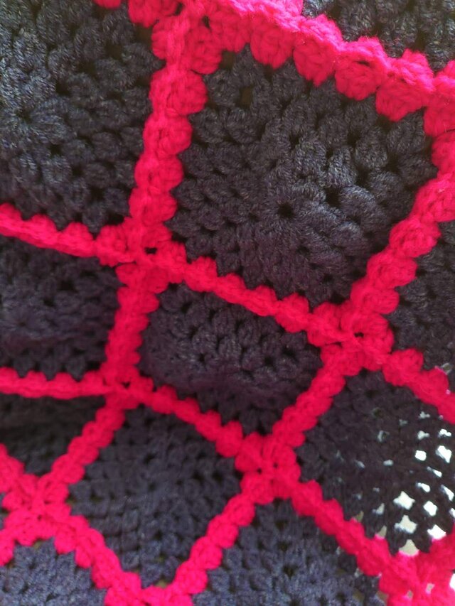 1点限り】限定 ブランケット 膝掛け モチーフ編み ネイビー✖ピンク